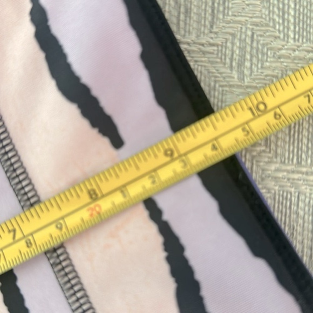 Lululemon Run Inspire Crop II *Block-It Pocket. Black/Bleacher Stripe. Sz 8. - Picture 13 of 16
